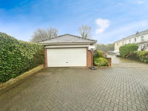 Garage- click for photo gallery